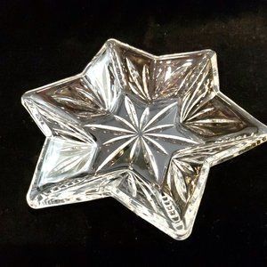 VINTAGE Clear Cut Glass Starburst Star Shape Design Candy Nut Trinket Dish Bowl